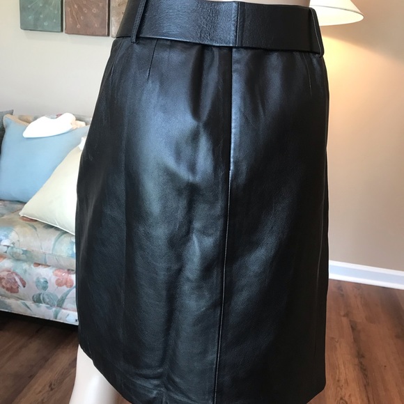 BEAUTIFUL 100% LAMB SKIN ELEGANT SKIRT/MINT COND - Picture 3 of 4